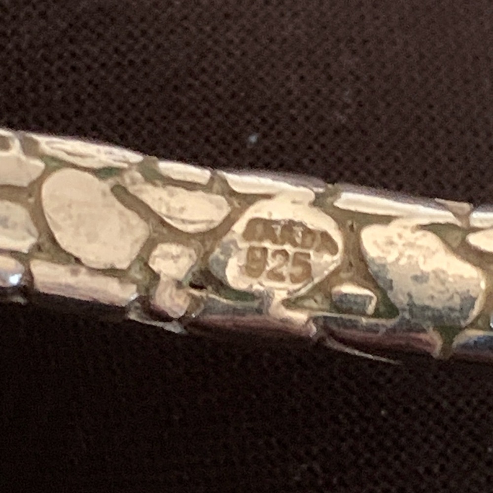 Sarda Sterling Silver Silver Love One Another Cuff Bracelet - Picture 12 of 15